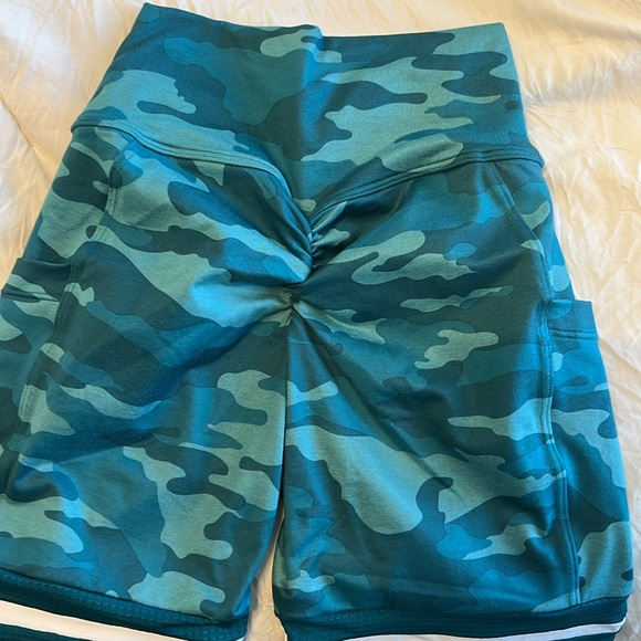 Like new bombshell sportsware leggings - Picture 4 of 4